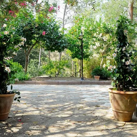 Agriresort Bentivoglio Oda ve Kahvaltı 4*